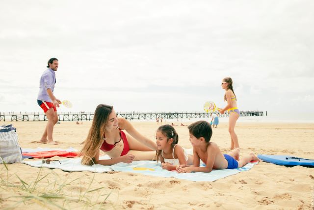 Profitez d'une journée sur la plage de l'Estacade : baignade, pêche à pied, farnienté sur le sable
